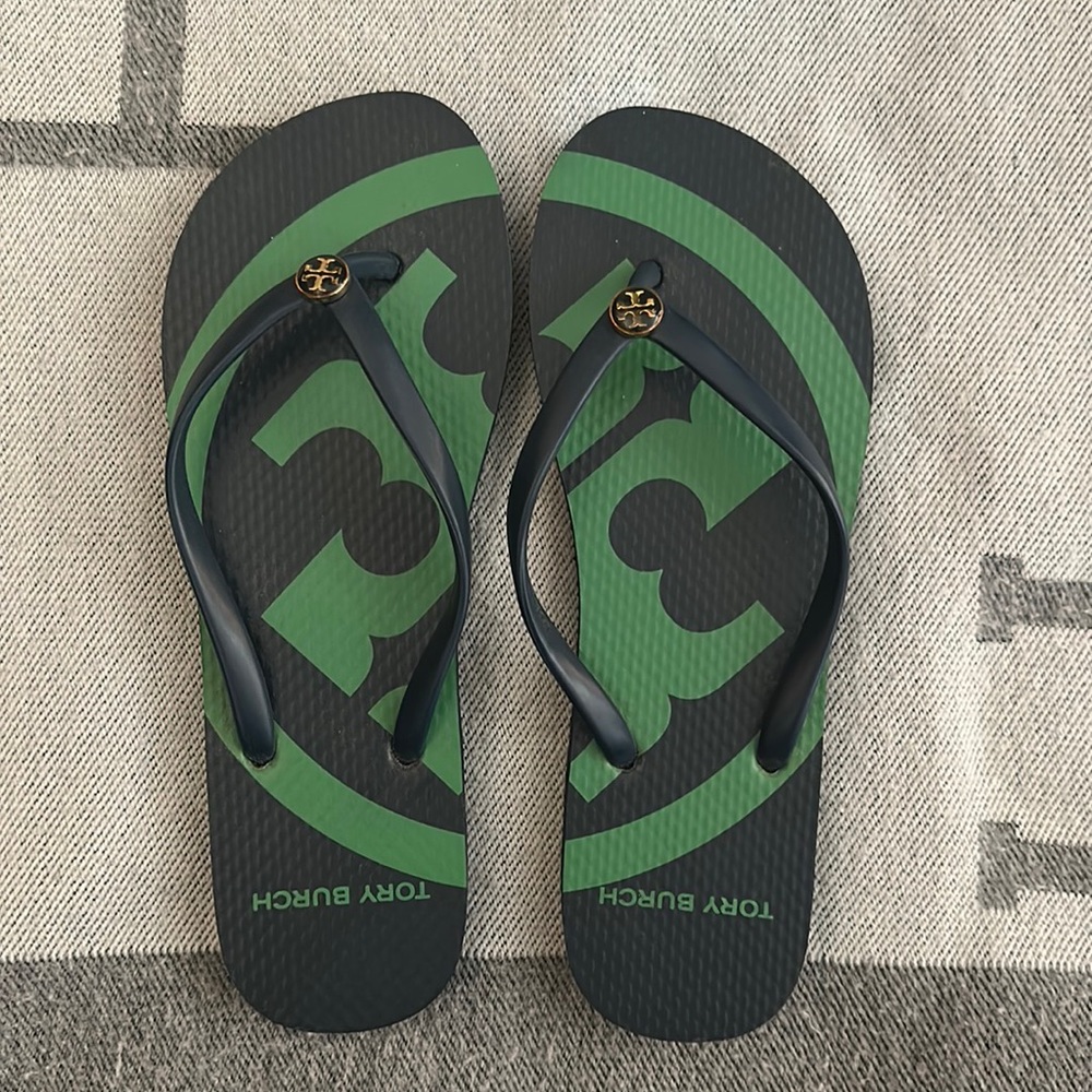 NWOT TORY BURCH Emory Logo Thin Flip Flop Sandals SIZE 8M